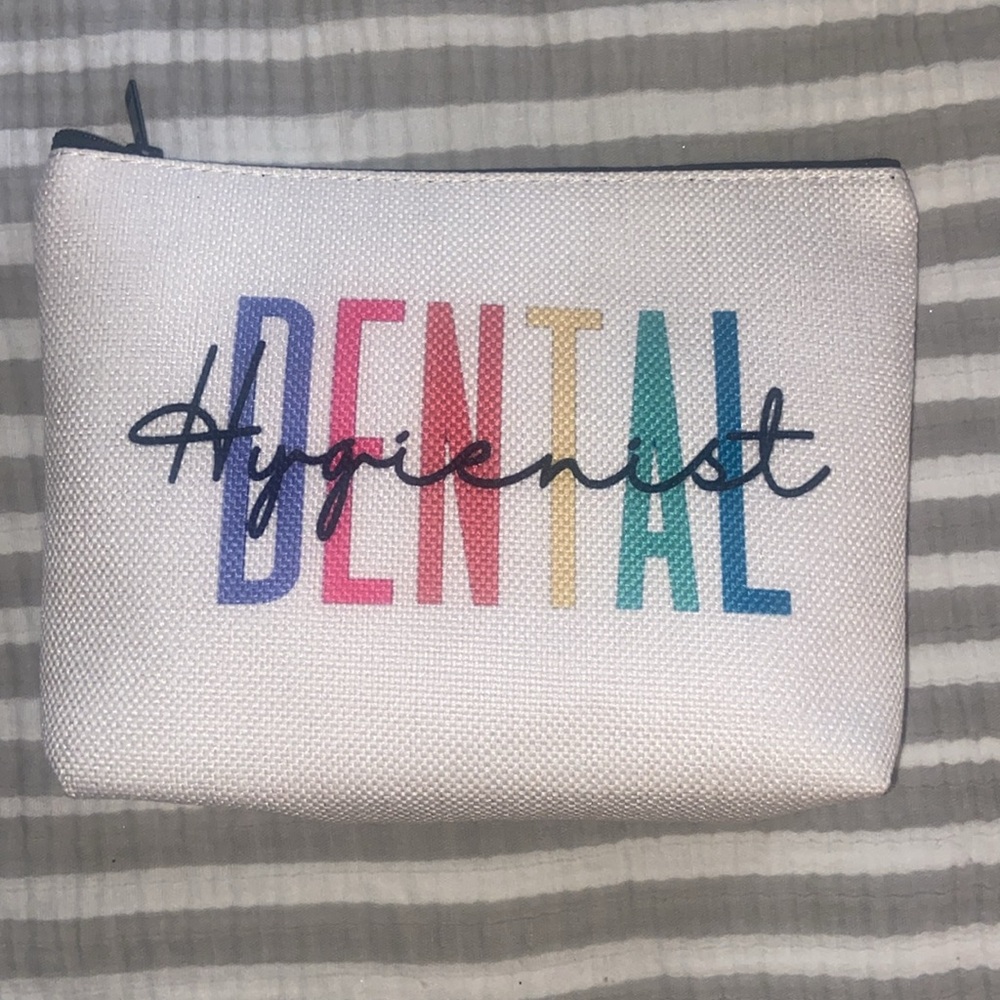 Dental Hygiene Gift Set Bundle | Floss Bracelet, Tooth Case, Bag & Accessories… - Picture 7 of 12